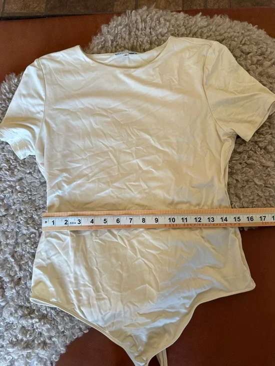 Gianni Bini Cream Short-Sleeve Bodysuit with Crew Neck - Picture 4 of 6